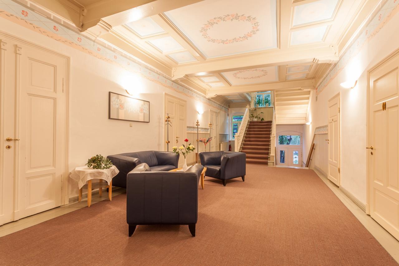 Gaestehaus Villa Rose Durrrohrsdorf ภายนอก รูปภาพ