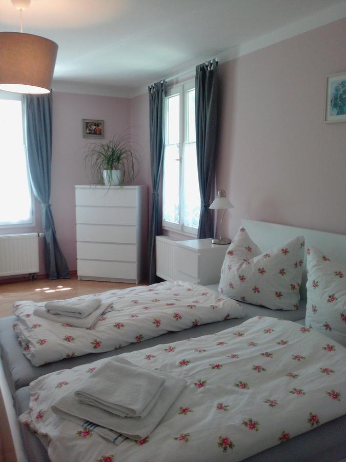 Gaestehaus Villa Rose Durrrohrsdorf ภายนอก รูปภาพ